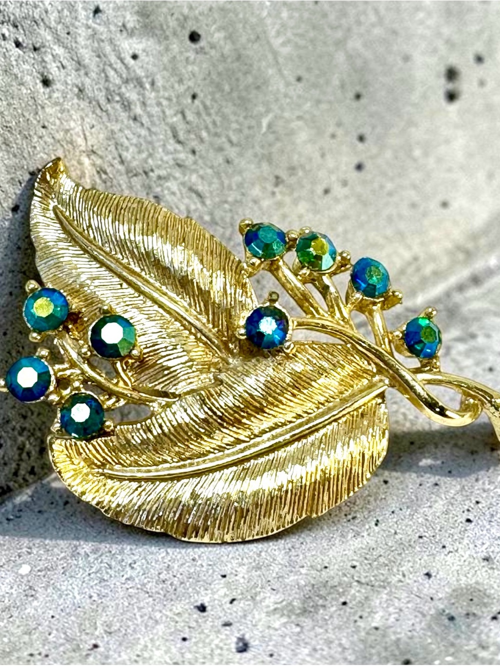 Vintage Pegasus Coro Silver Leaf Brooch with Blue-Green Crystal- Aurora Borealis